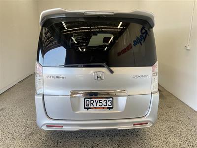 2011 Honda STEPWAGON - Thumbnail