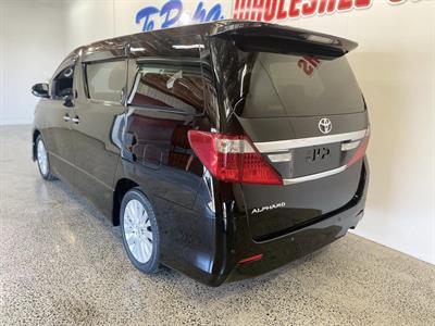 2013 Toyota Alphard - Thumbnail